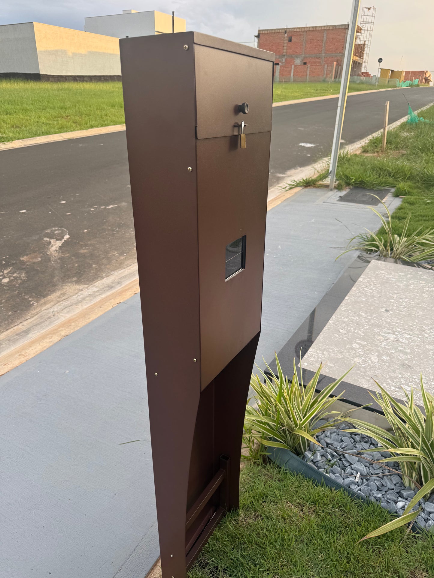 Caixa de Correio em Aço Carbono Premium
