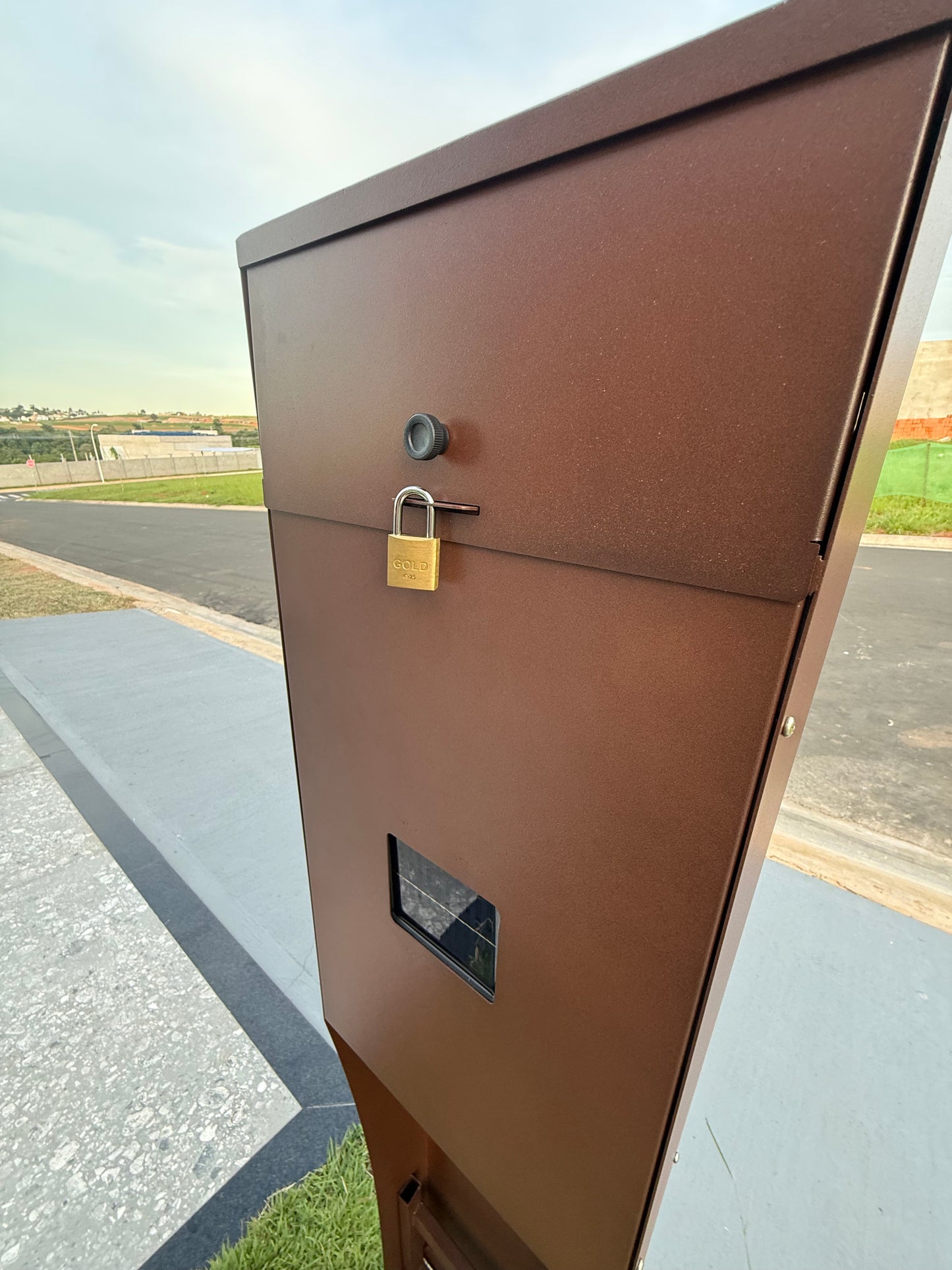 Caixa de Correio em Aço Carbono Premium